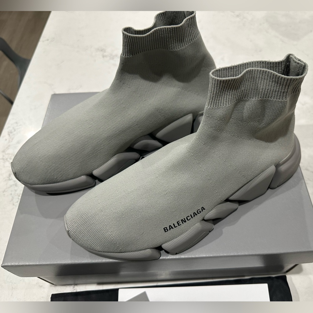 AUTHENTIC BALENCIAGA MEN'S SPEED 2.0 MONOCOLOR SNEAKER IN GREY, SIZE 10